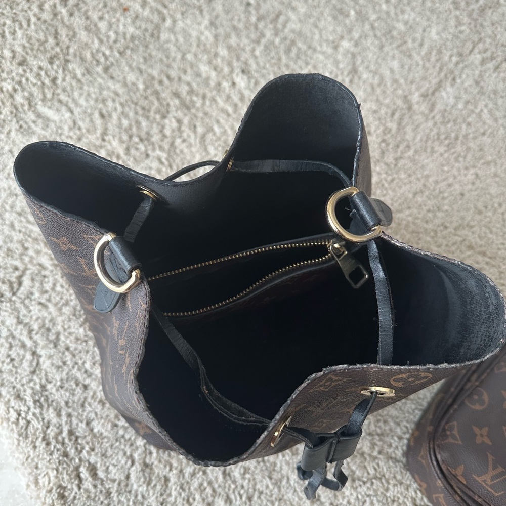 Designer look alike purses. See description. - Picture 3 of 13